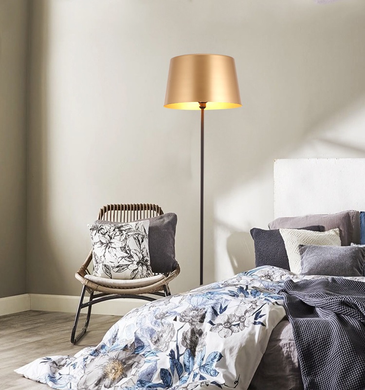 Светильник DZN-13671 ЧЕРНЫЙ + ЗОЛОТО ` D500/H1600/1/E14/40W MUSSO